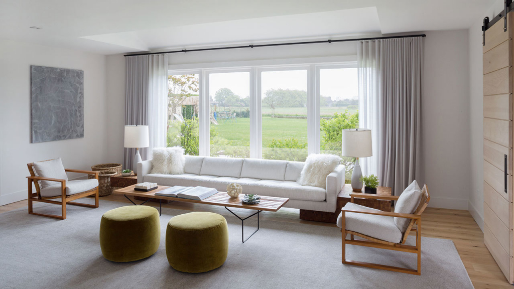 salón-comedor abierto y luminoso